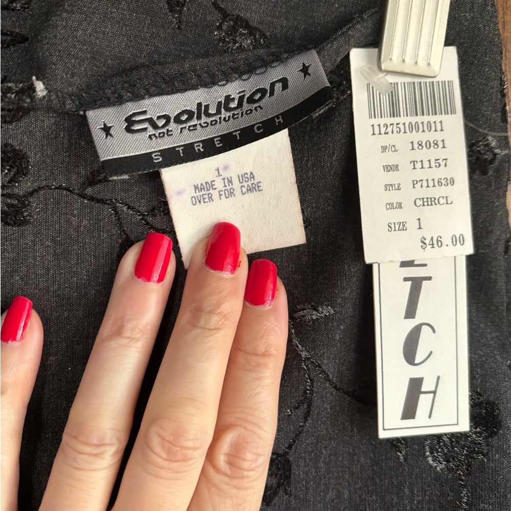 NWT Evolution sz1 black with velvet floral details and sm side slit on bottom - Picture 5 of 9